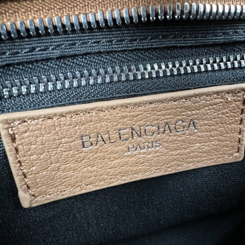 Balenciaga 069 1