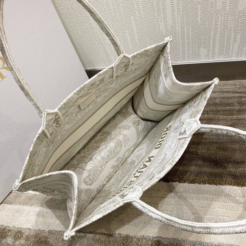 Dior 221 1