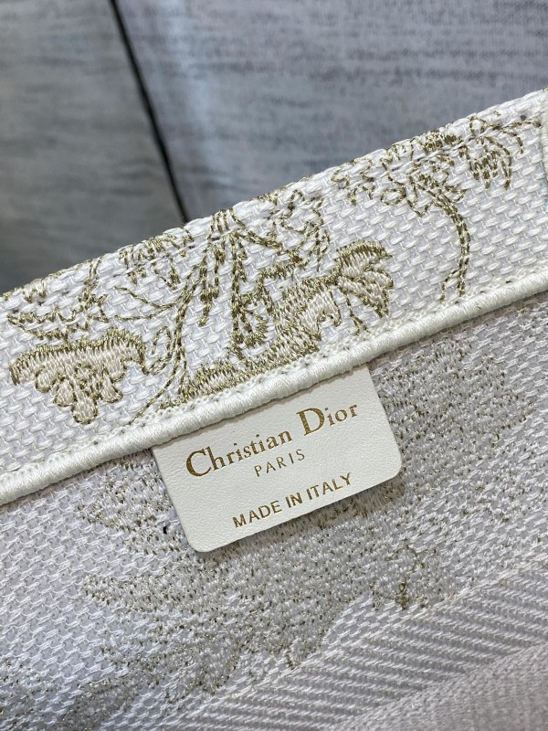 Dior 225 1