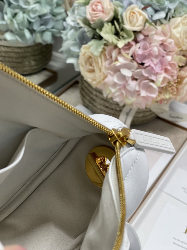 Dior 247 1