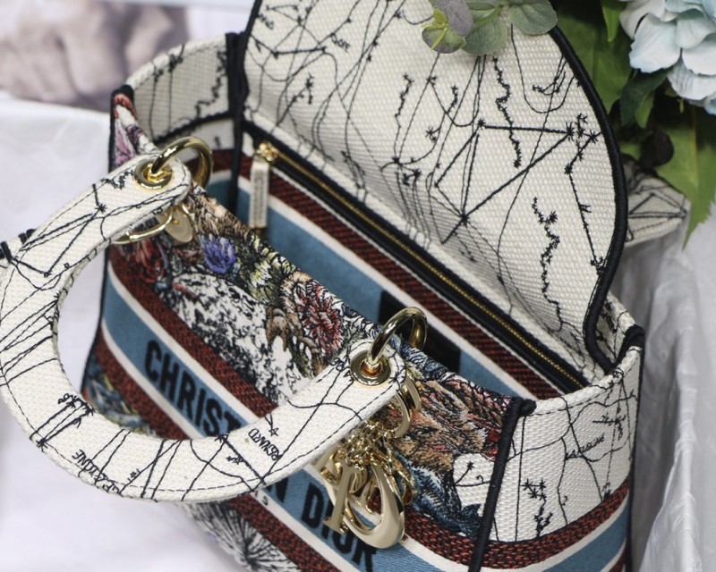 Dior 272 1