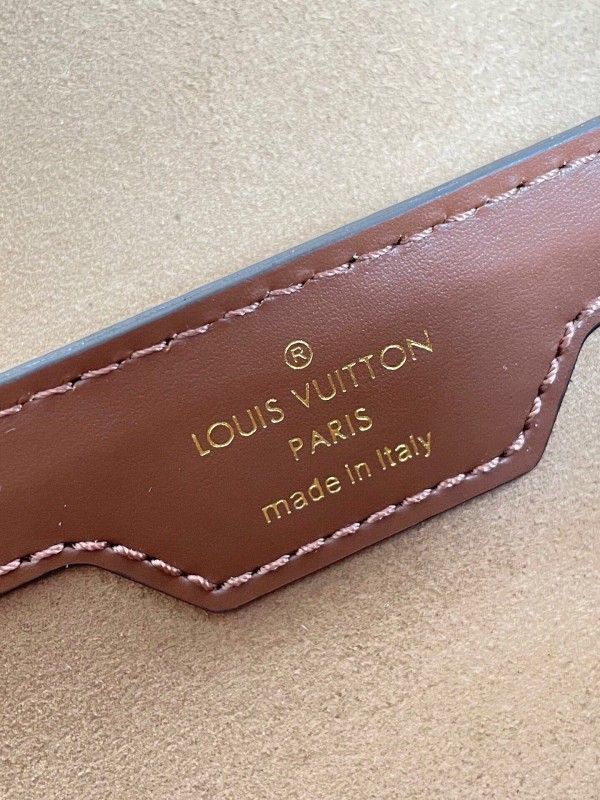 LV 077 1