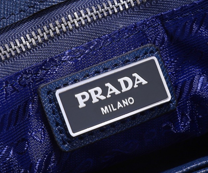 Prada 003 1