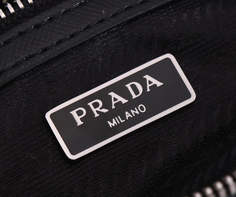 Prada 006 1