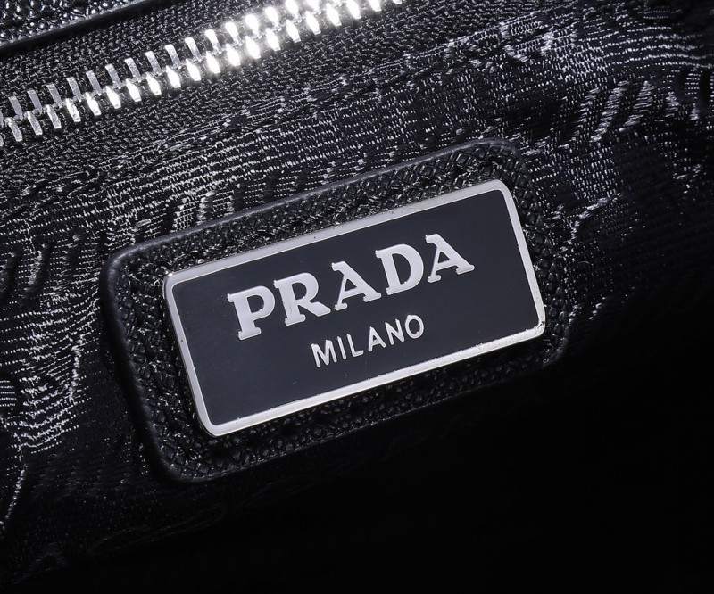 Prada 007 1