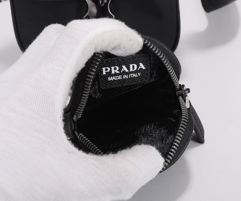 Prada 008 1