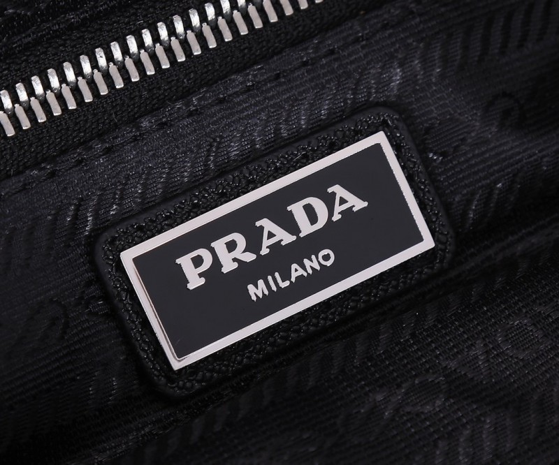 Prada 011 1