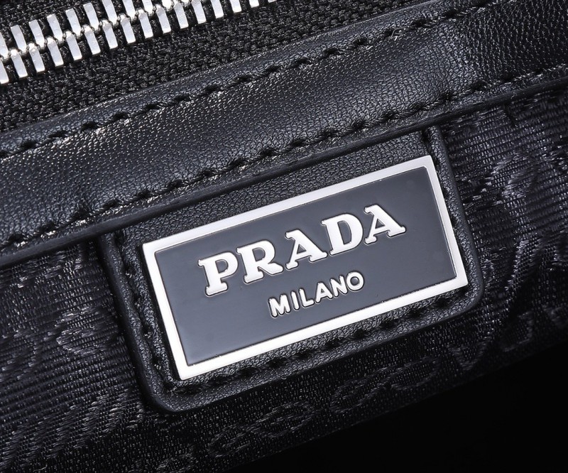 Prada 014 1