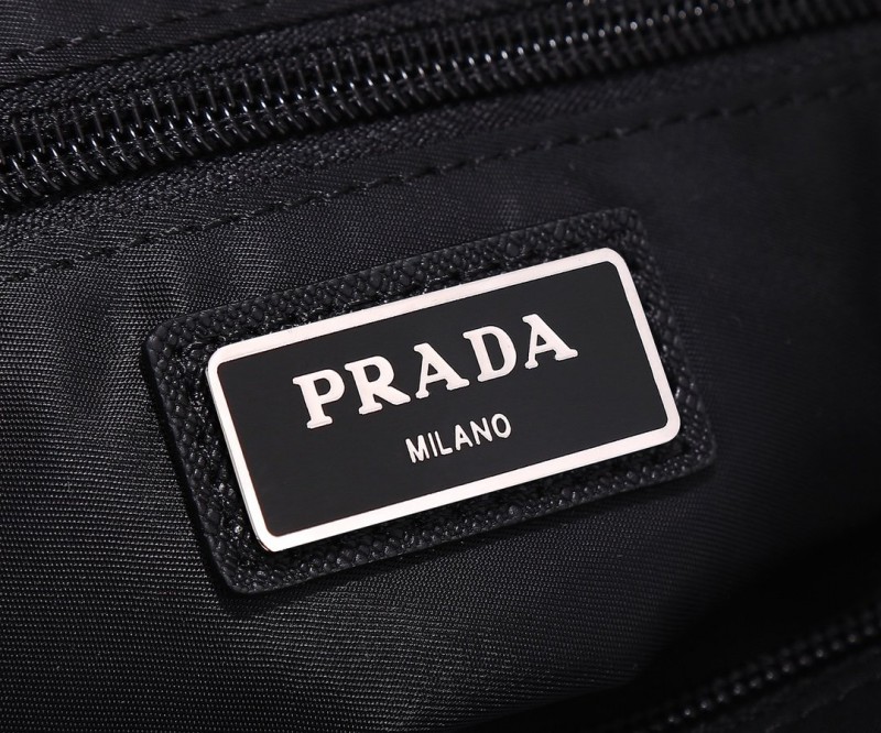 Prada 023 1