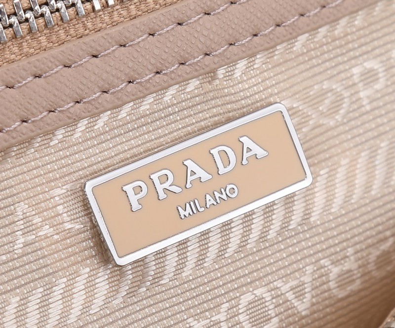 Prada 034 1