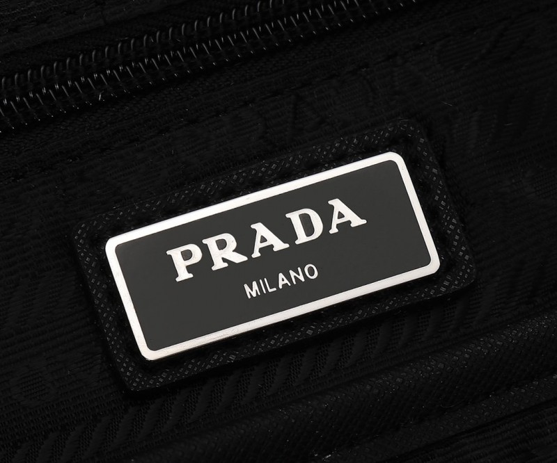 Prada 043 1