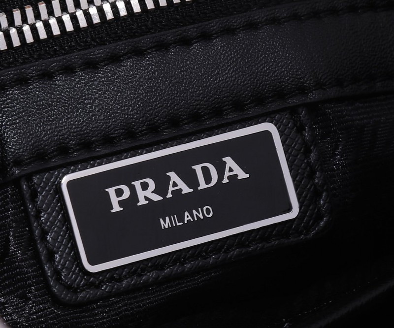 Prada 050 1