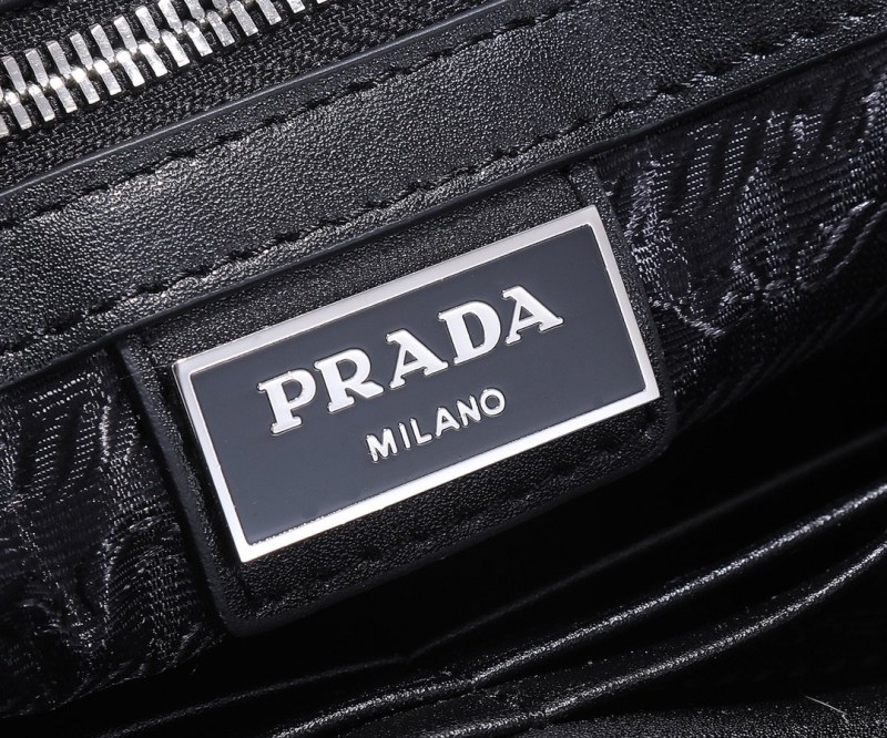 Prada 069 1