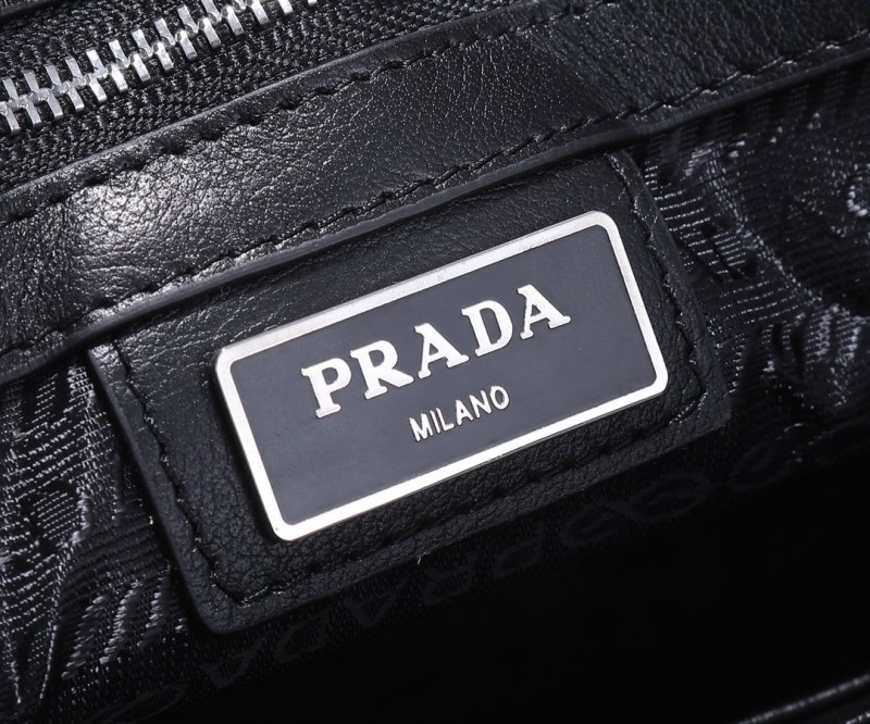 Prada 070 1