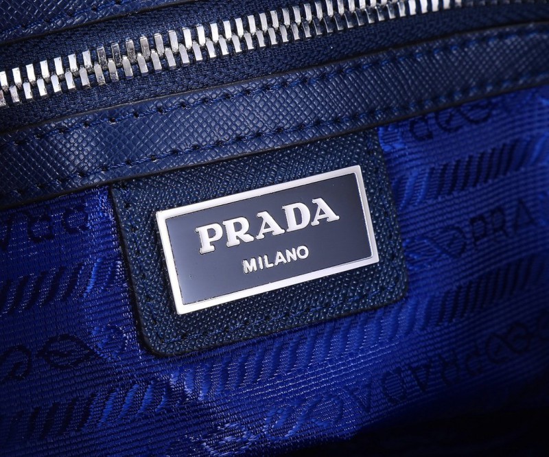 Prada 075 1