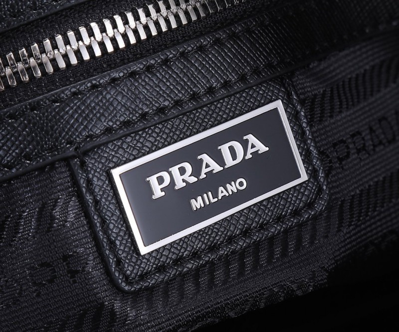 Prada 077 1