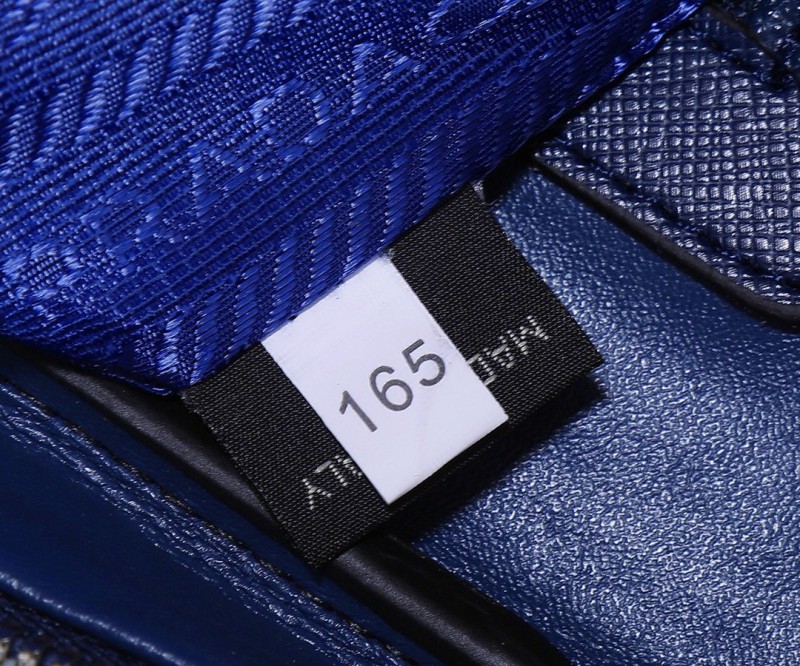 Prada 207 1