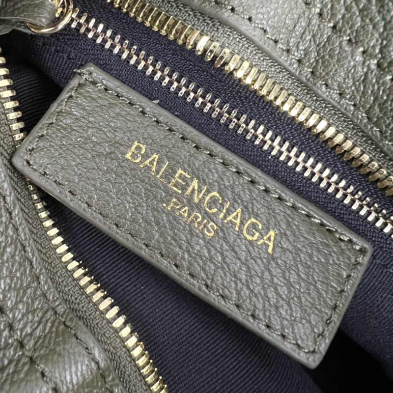 Balenciaga 032 1