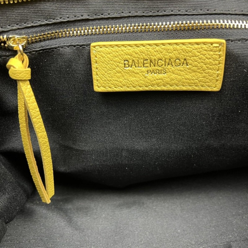 Balenciaga 060 1