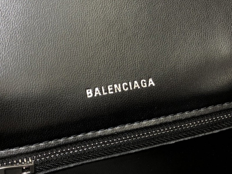 Balenciaga 105 1