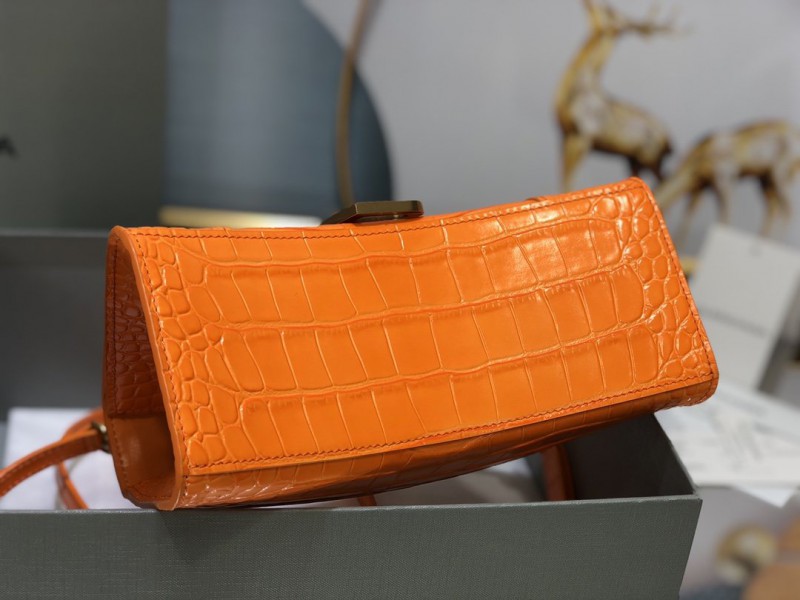 Balenciaga 107 1