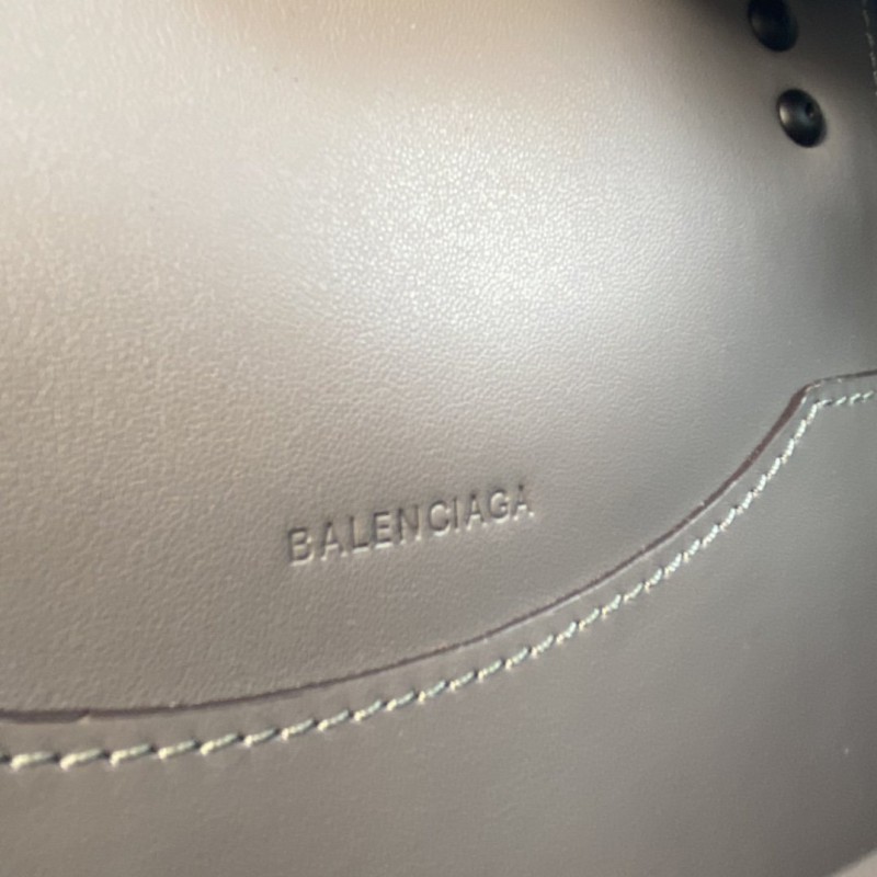 Balenciaga 121 1