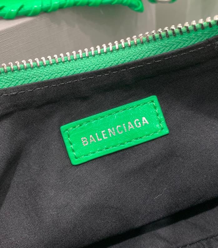 Balenciaga 124 1