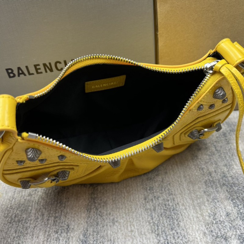 Balenciaga 137 1