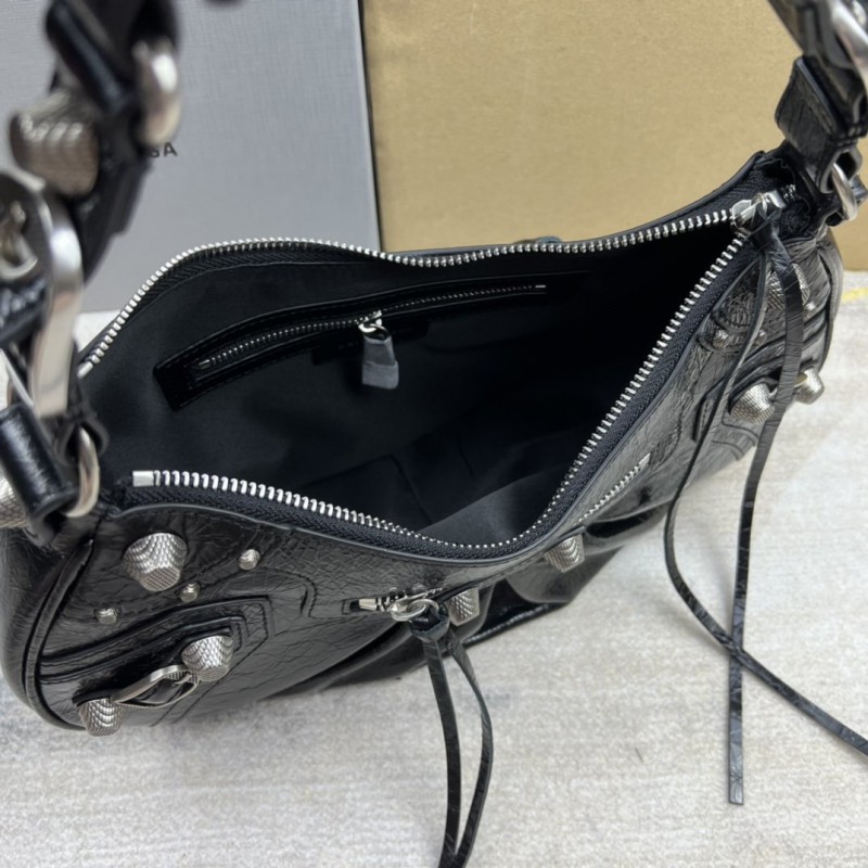Balenciaga 146 1