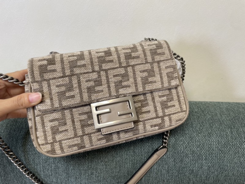 Fendi 009 1