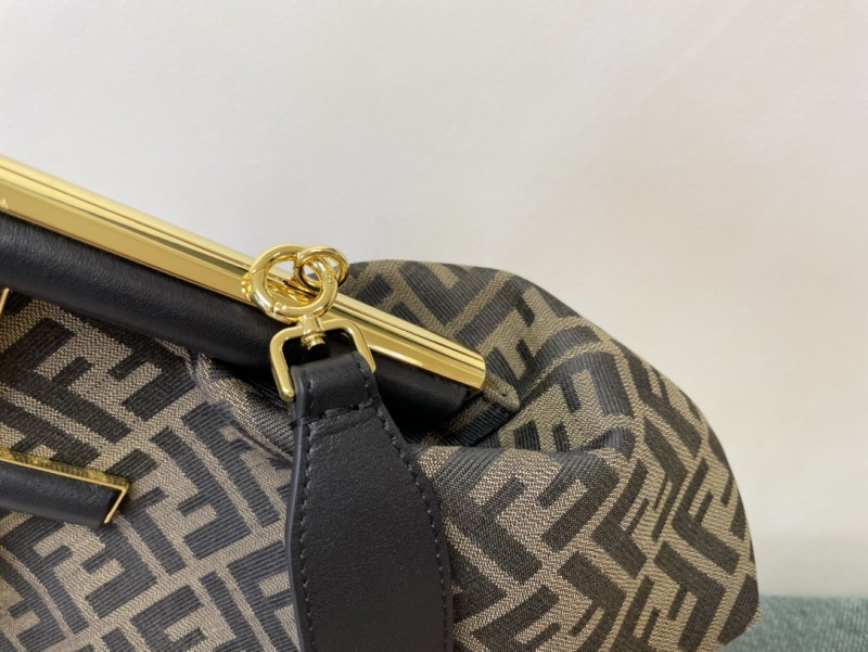 Fendi 021 1