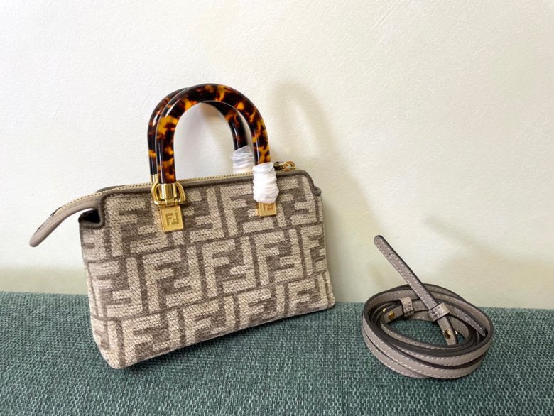Fendi 025 1