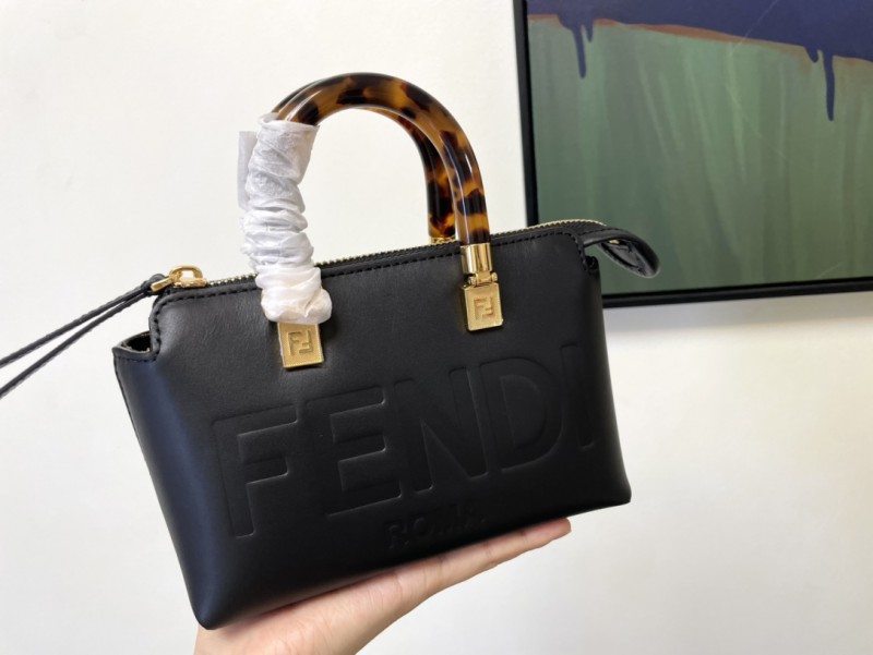 Fendi 047 1