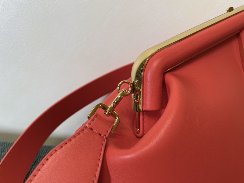 Fendi 136 1