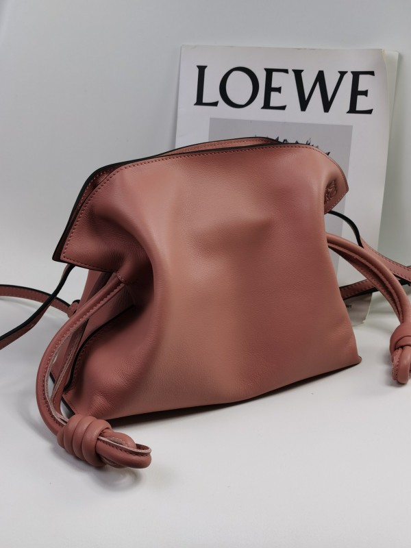 Loewe 047 1