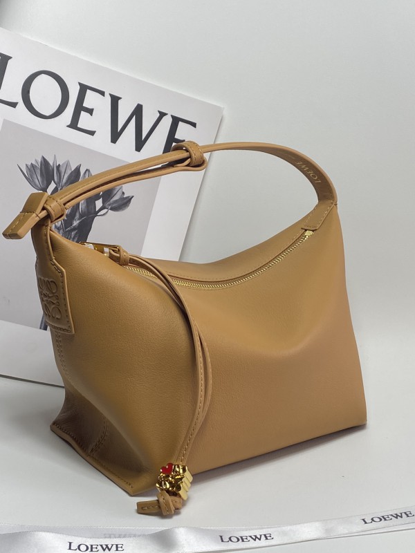 Loewe 077 1