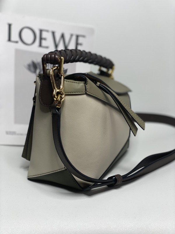 Loewe 219 1