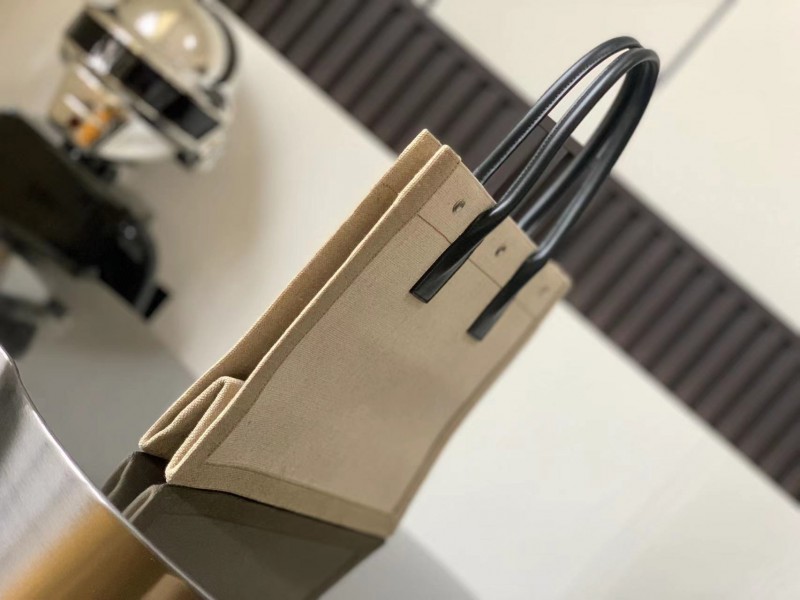 YSL 225 1