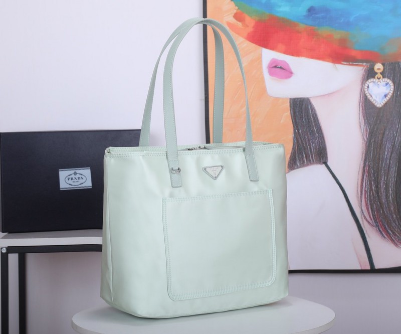 Prada 004 2