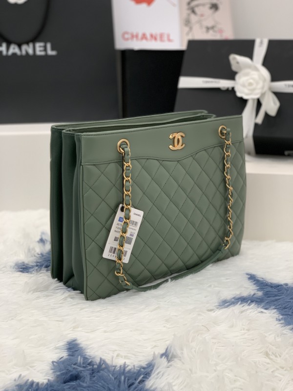 Chanel 552 1