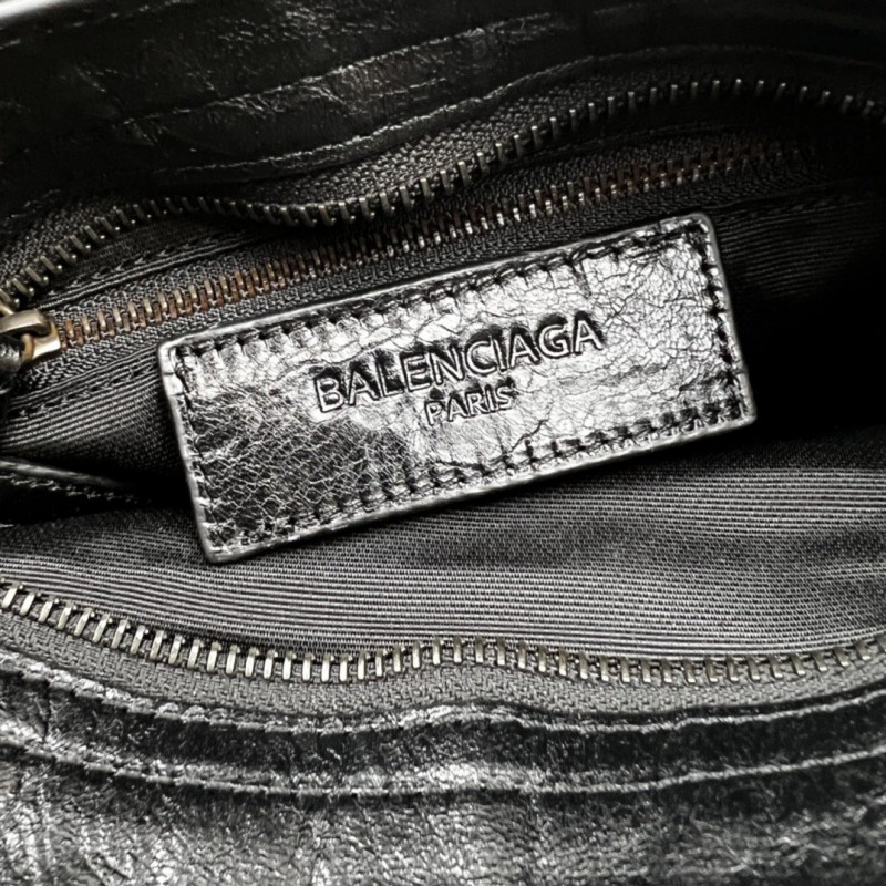 Balenciaga 157 2