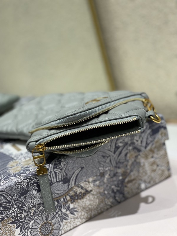 Dior 040 2