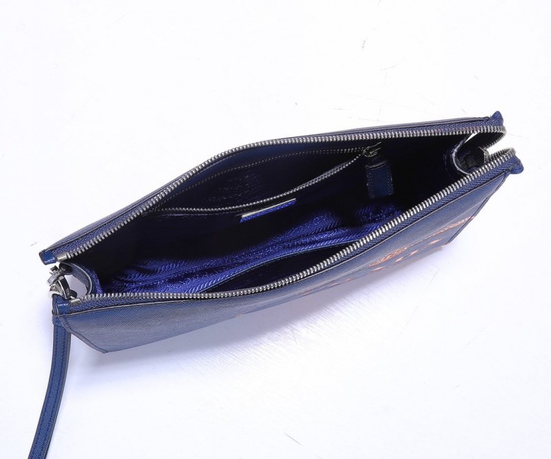 Prada 003 2
