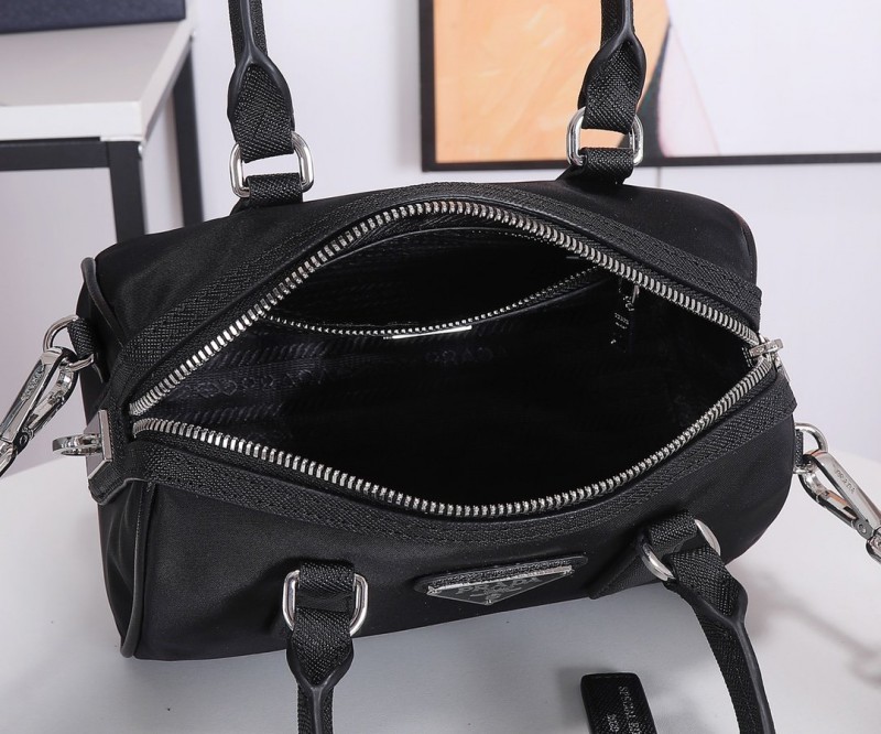 Prada 006 2