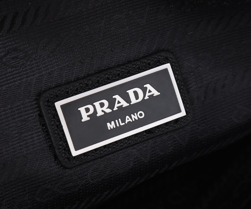 Prada 008 2