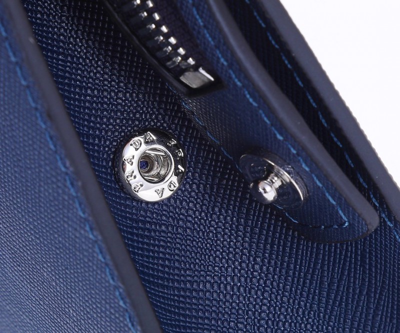 Prada 010 2
