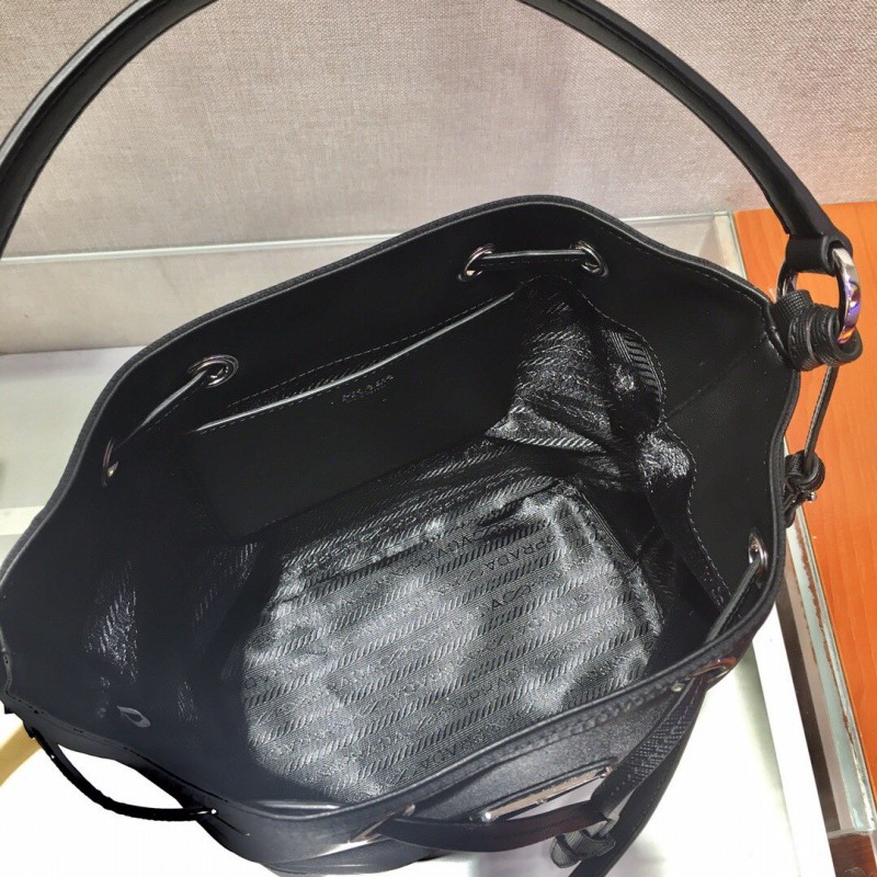 Prada 057 2