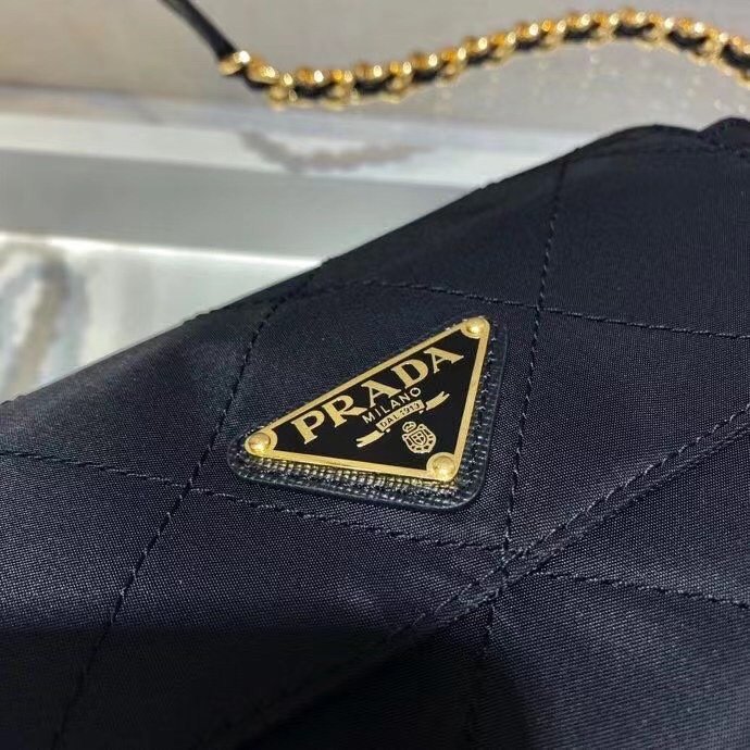 Prada 058 2