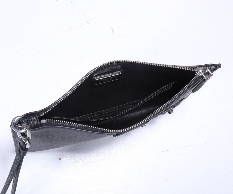 Prada 068 2