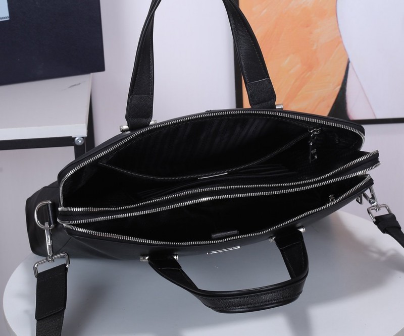 Prada 090 2